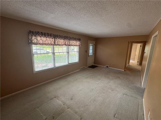 12000 W 60th Place, Shawnee, KS 66216