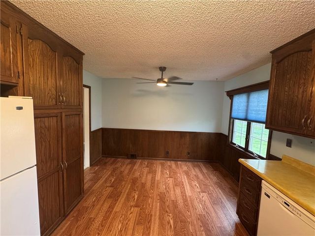 12000 W 60th Place, Shawnee, KS 66216