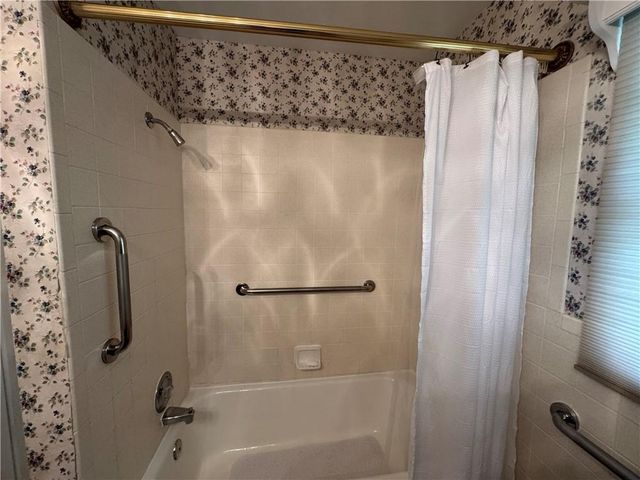 12000 W 60th Place, Shawnee, KS 66216