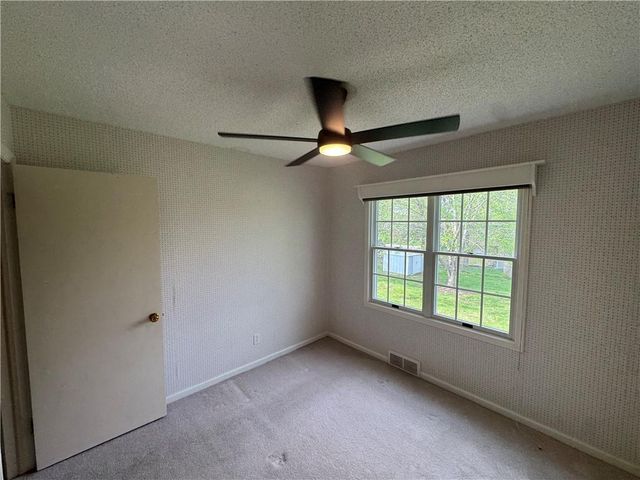 12000 W 60th Place, Shawnee, KS 66216