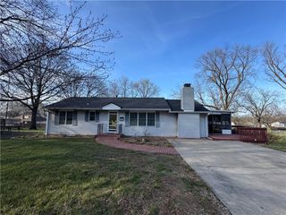12000 W 60th Place, Shawnee, KS 66216