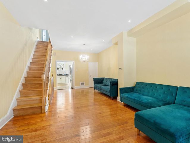 2251 S HEMBERGER ST, Philadelphia, PA 19145