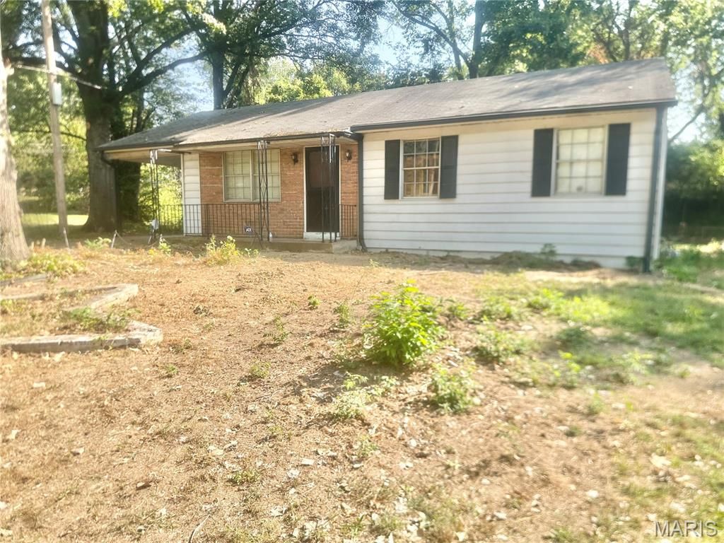 1862 Longford Drive, St Louis, MO 63136