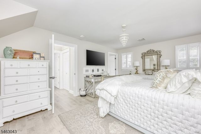 91 Spruce St, Midland Park Boro, NJ 07432