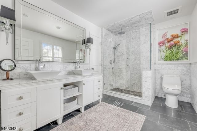 91 Spruce St, Midland Park Boro, NJ 07432
