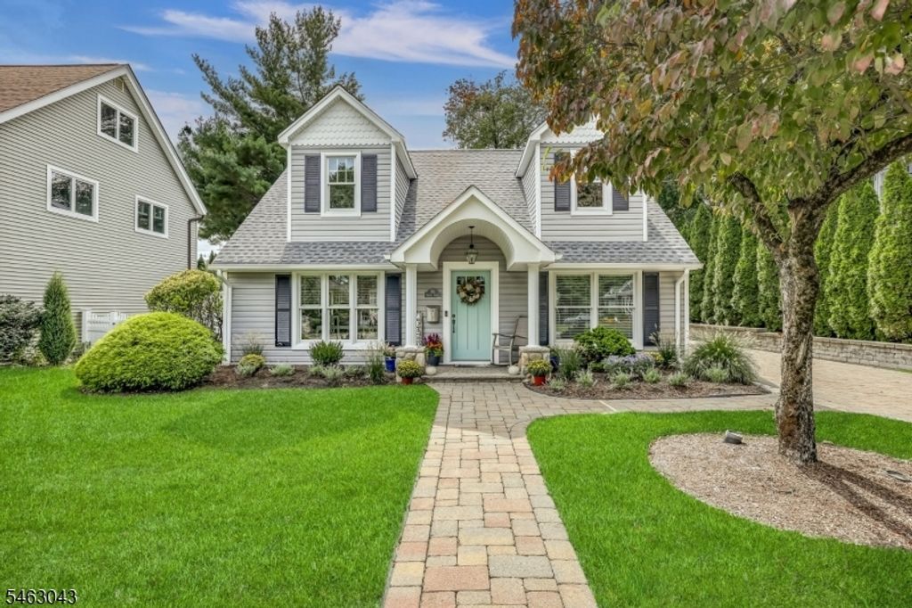 91 Spruce St, Midland Park Boro, NJ 07432