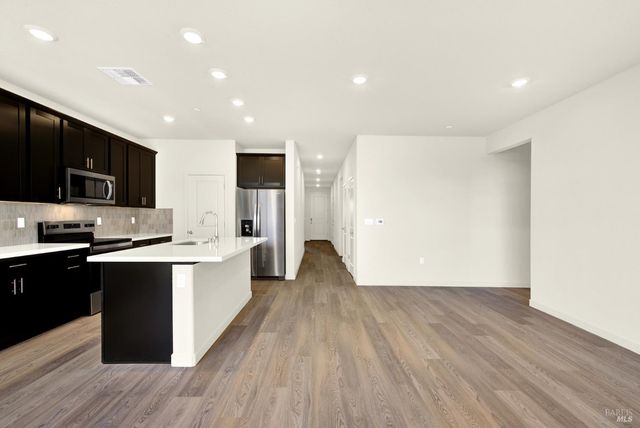 131 Bradford Dr, Vacaville, CA 95687