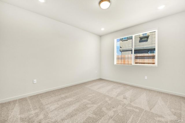 131 Bradford Dr, Vacaville, CA 95687
