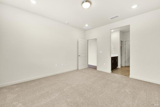 131 Bradford Dr, Vacaville, CA 95687