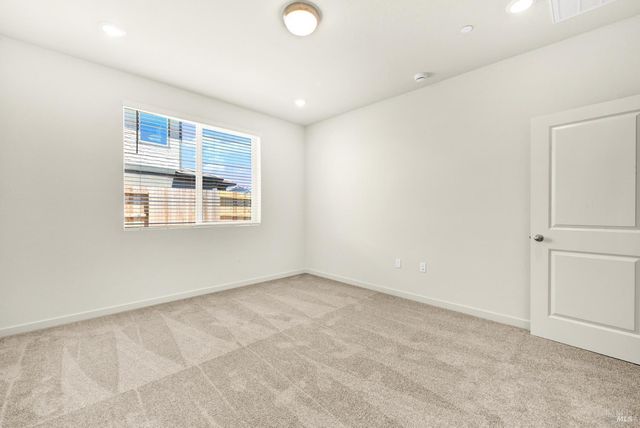 131 Bradford Dr, Vacaville, CA 95687
