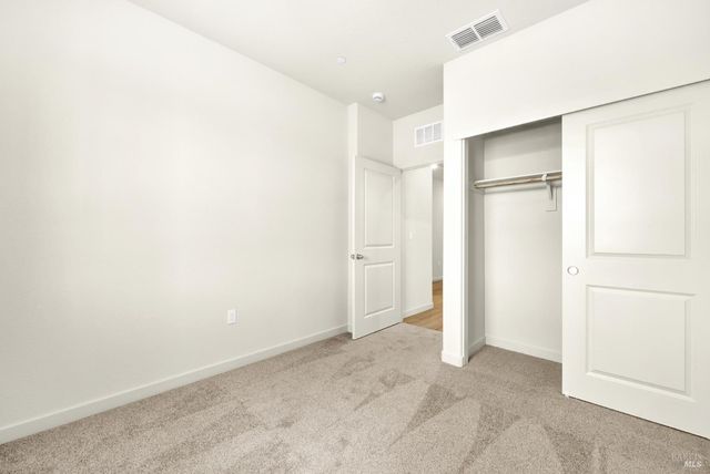 131 Bradford Dr, Vacaville, CA 95687