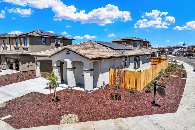 131 Bradford Dr, Vacaville, CA 95687