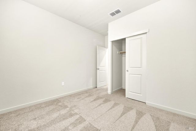 131 Bradford Dr, Vacaville, CA 95687
