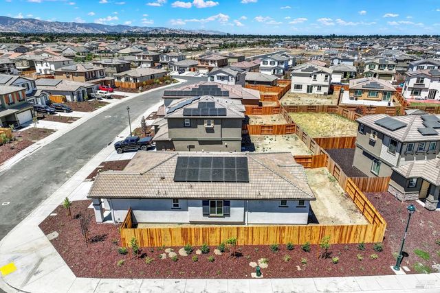 131 Bradford Dr, Vacaville, CA 95687