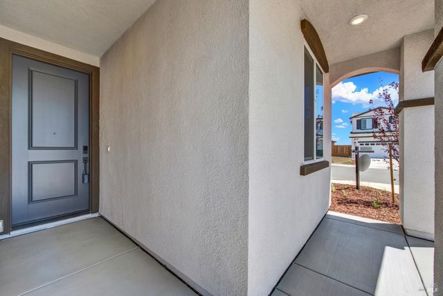 131 Bradford Dr, Vacaville, CA 95687
