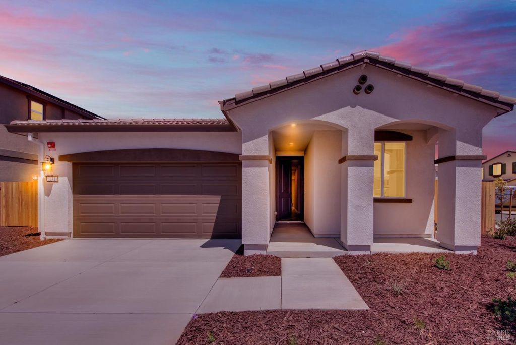 131 Bradford Dr, Vacaville, CA 95687