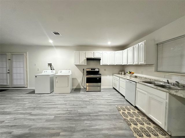 5346 Windswept Lane, Houston, TX 77056