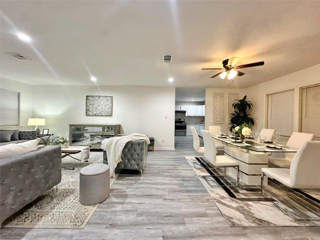 5346 Windswept Lane, Houston, TX 77056