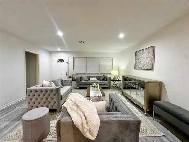 5346 Windswept Lane, Houston, TX 77056