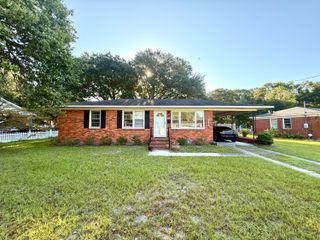 1138 Crull Drive, Charleston, SC 29407
