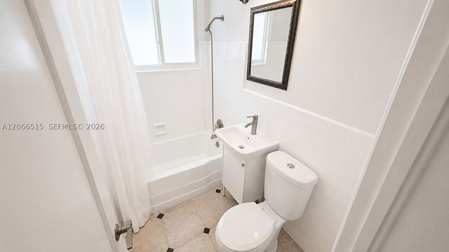 7550 SW 75th St, Miami, FL 33143