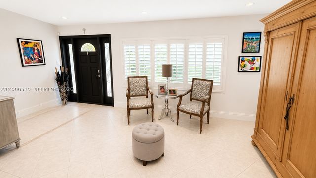 7550 SW 75th St, Miami, FL 33143