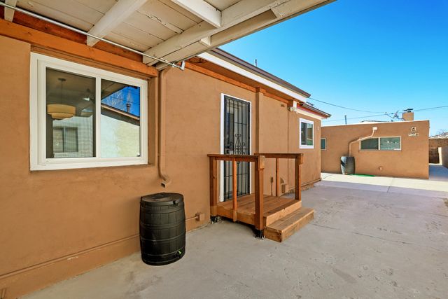 325 19th Street NW, Albuquerque, NM 87104