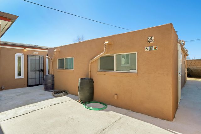 325 19th Street NW, Albuquerque, NM 87104