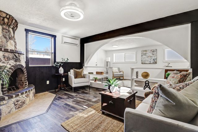 325 19th Street NW, Albuquerque, NM 87104