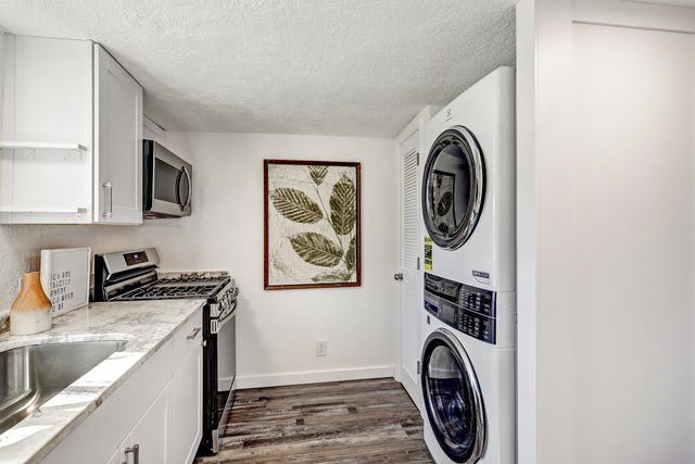 325 19th Street NW, Albuquerque, NM 87104