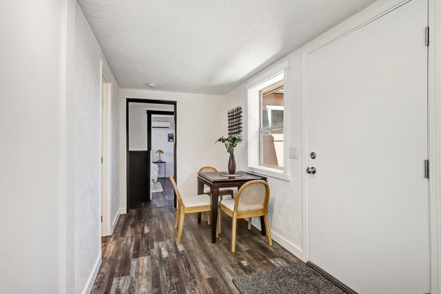 325 19th Street NW, Albuquerque, NM 87104