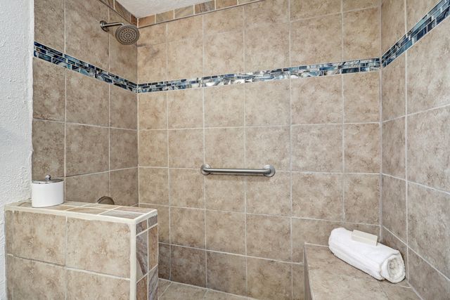 325 19th Street NW, Albuquerque, NM 87104