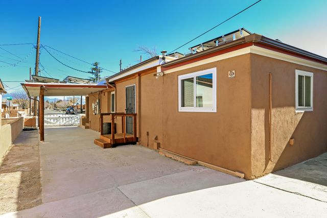 325 19th Street NW, Albuquerque, NM 87104