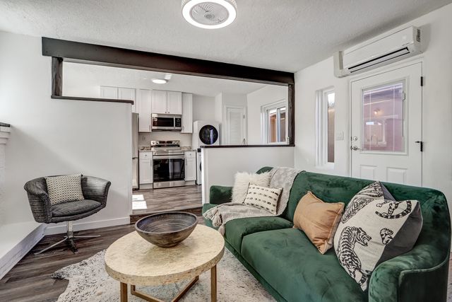 325 19th Street NW, Albuquerque, NM 87104