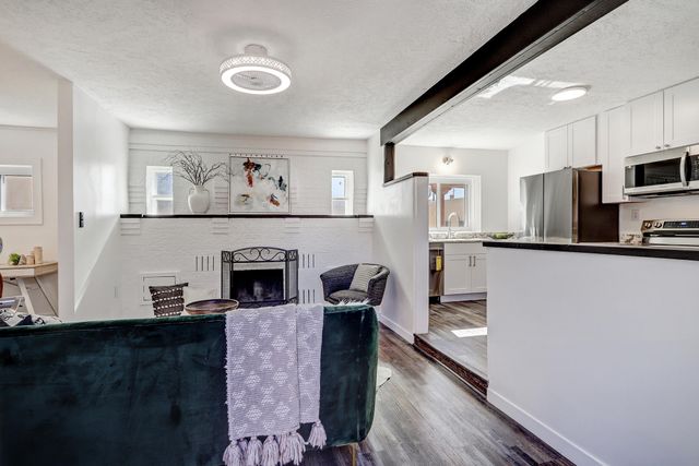 325 19th Street NW, Albuquerque, NM 87104