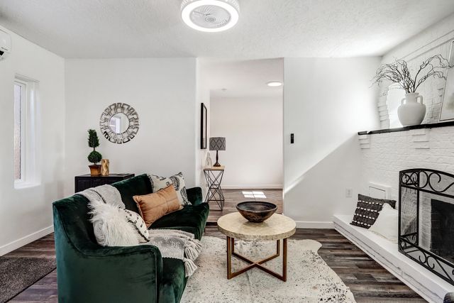 325 19th Street NW, Albuquerque, NM 87104