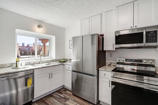 325 19th Street NW, Albuquerque, NM 87104