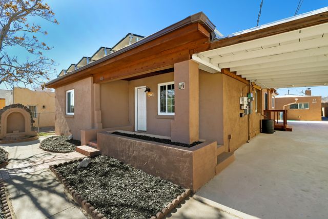 325 19th Street NW, Albuquerque, NM 87104