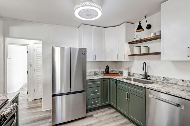 325 19th Street NW, Albuquerque, NM 87104