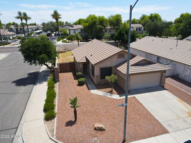 8203 W Tonto Lane, Peoria, AZ 85382