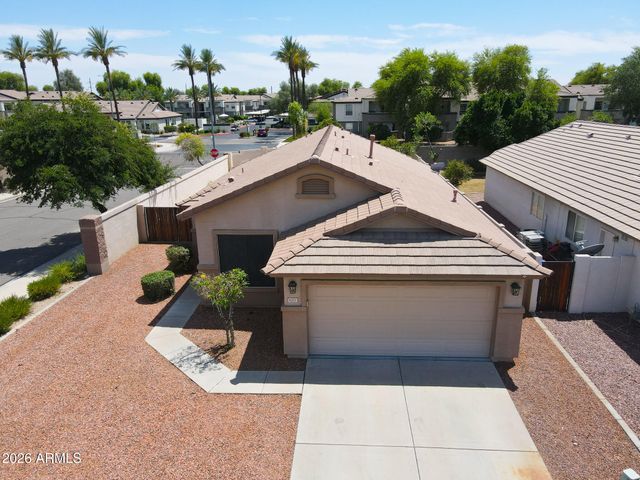 8203 W Tonto Lane, Peoria, AZ 85382