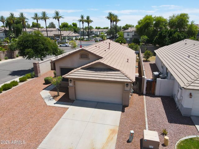 8203 W Tonto Lane, Peoria, AZ 85382