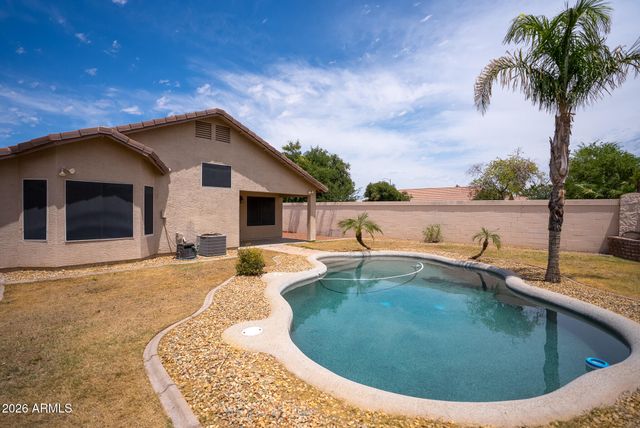 8203 W Tonto Lane, Peoria, AZ 85382