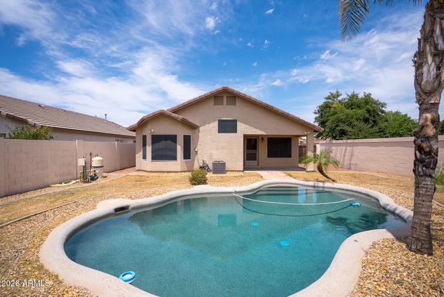 8203 W Tonto Lane, Peoria, AZ 85382