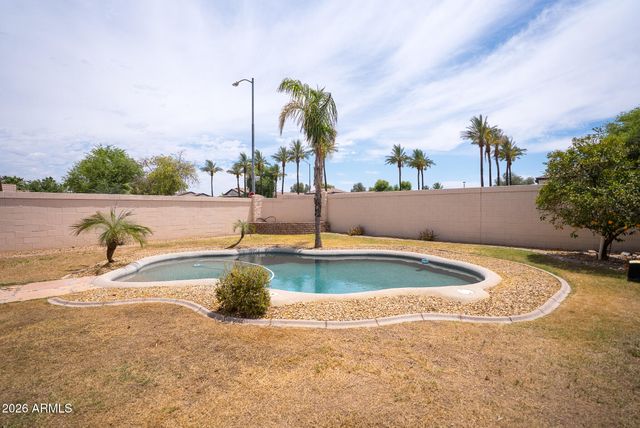 8203 W Tonto Lane, Peoria, AZ 85382