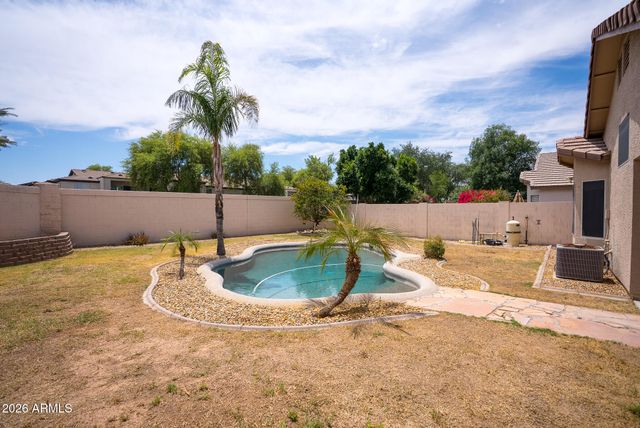 8203 W Tonto Lane, Peoria, AZ 85382