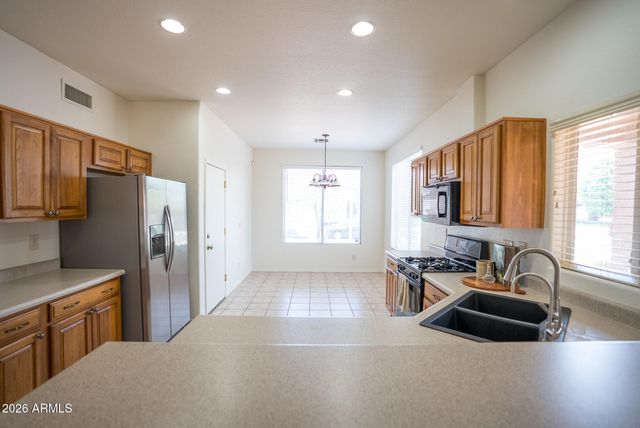 8203 W Tonto Lane, Peoria, AZ 85382