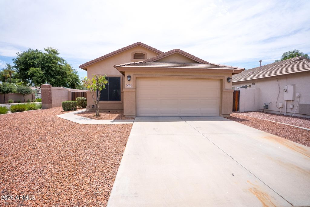 8203 W Tonto Lane, Peoria, AZ 85382