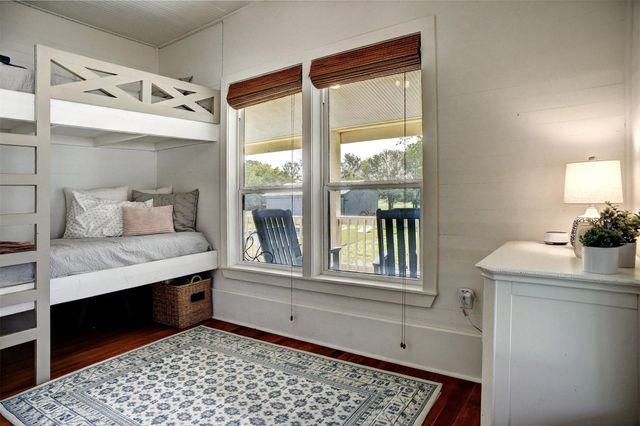 141 Grassyville RD, Paige, TX 78659