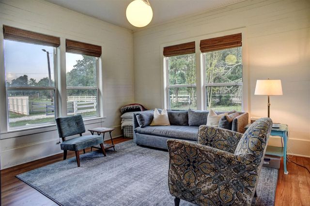 141 Grassyville RD, Paige, TX 78659